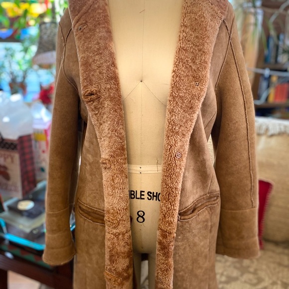 SOLD!! Stunning Gimo’s Shearling Coat - Picture 5 of 11